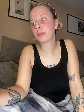 Snapshot of SecretLnkd chatting on 03-13-26, 10:16 SecretLnkd online show from 03-13-26, 10:16