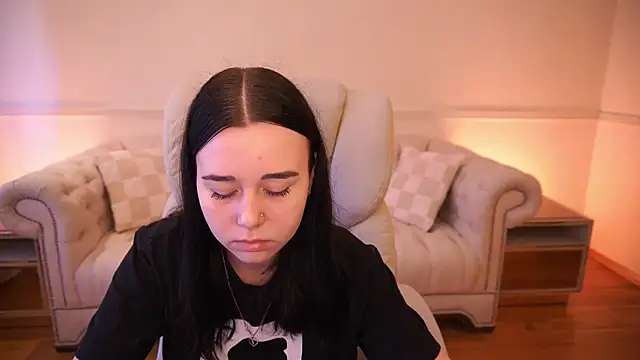 Snapshot of TorrySrar chatting on 03-11-26, 01:17 TorrySrar online show from 03-11-26, 01:17