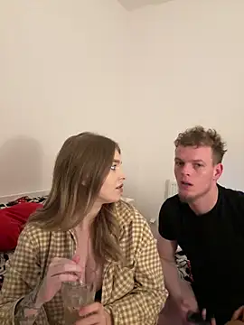 Snapshot of Renesme_28 chatting on 03-07-26, 10:51 Renesme 28 online show from 03-07-26, 10:51