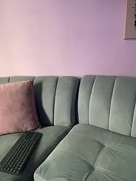 Im Luuu online show from 03-27-26, 01:11