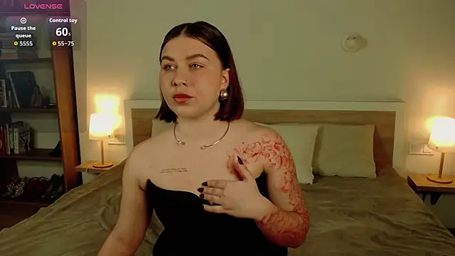 HermioneMoon online show from 04-28-26, 03:39