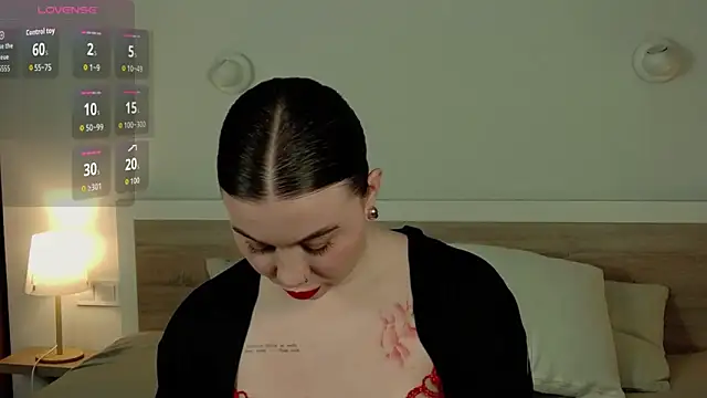 HermioneMoon online show from 04-29-26, 03:27