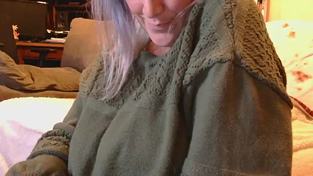 Snapshot of MistyMountains96 chatting on 03-12-26, 04:07 MistyMountains96 online show from 03-12-26, 04:07