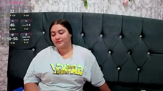 Snapshot of Mikaellaginx chatting on 03-07-26, 03:09 Mikaellaginx online show from 03-07-26, 03:09