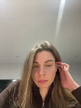 Luna2547 online show from 03-02-26, 06:26