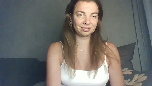 Luna2547 online show from 08-05-26, 07:38