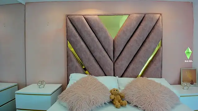 chloe larson online show from 04-24-26, 11:23