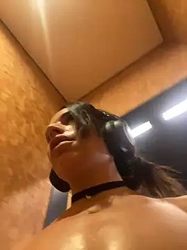 sweetwanda online show from 04-22-26, 03:24