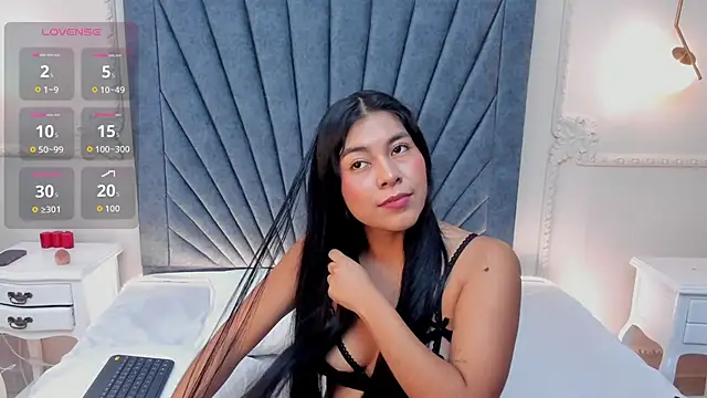 Leandra-Johnson online show from 05-27-26, 01:52