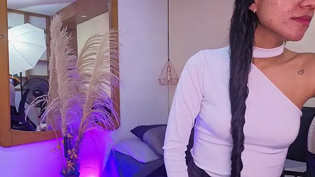 Snapshot of Morgan_alice chatting on 03-13-26, 01:40 Morgan alice online show from 03-13-26, 01:40