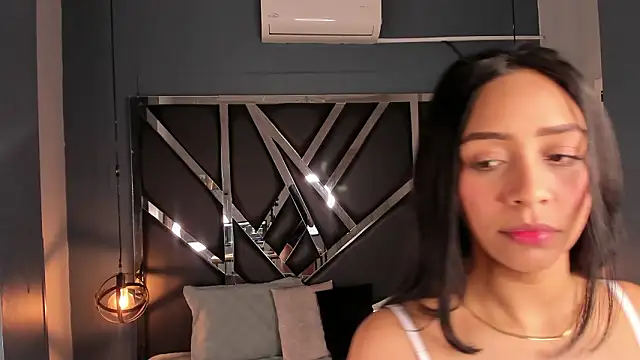 Esmeralda  18 online show from 03-16-26, 07:29