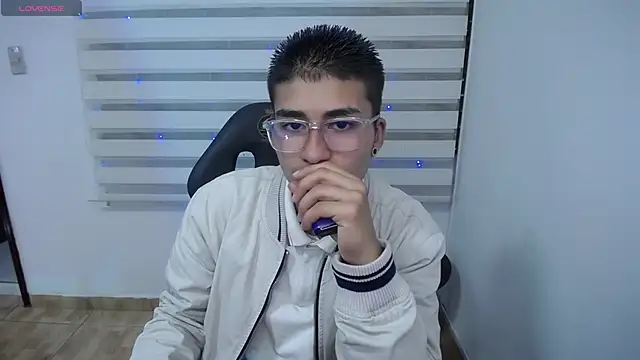  chloe 1 online show from 04-15-26, 03:46