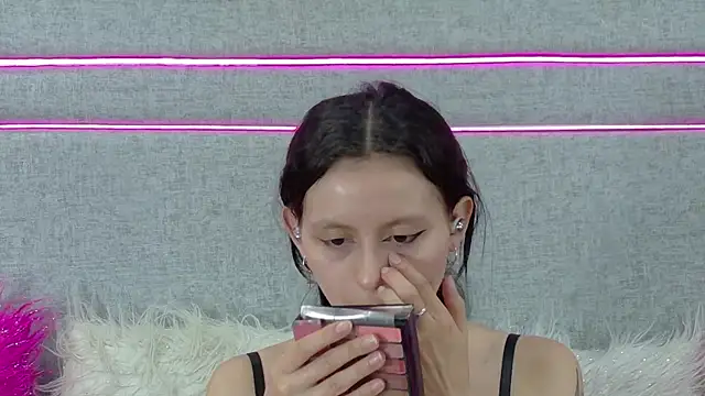 Snapshot of Naomimolie chatting on 07-22-26, 12:41 Naomimolie online show from 07-22-26, 12:41