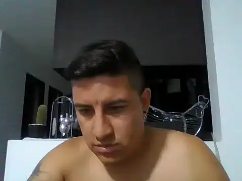 Snapshot of Sneyd10 chatting on 03-05-26, 02:40 Sneyd10 online show from 03-05-26, 02:40