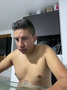 Snapshot of Sneyd10 chatting on 03-06-26, 03:58 Sneyd10 online show from 03-06-26, 03:58