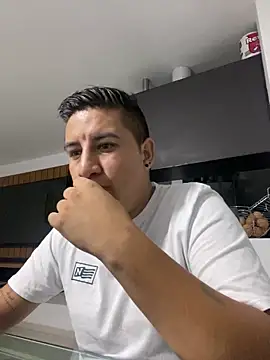 Snapshot of Sneyd10 chatting on 03-10-26, 04:50 Sneyd10 online show from 03-10-26, 04:50