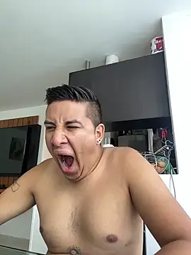 Snapshot of Sneyd10 chatting on 03-11-26, 05:08 Sneyd10 online show from 03-11-26, 05:08