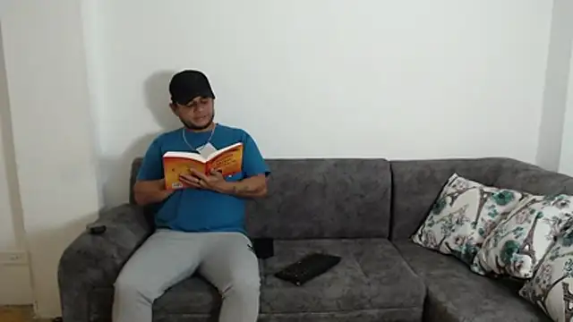 Snapshot of sex_house47 chatting on 03-05-26, 05:20 sex house47 online show from 03-05-26, 05:20