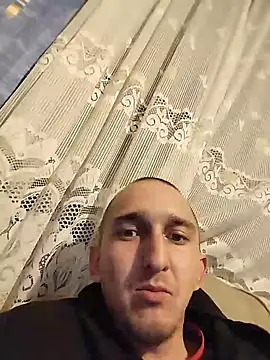 Snapshot of Mahmaze chatting on 03-12-26, 11:33 Mahmaze online show from 03-12-26, 11:33