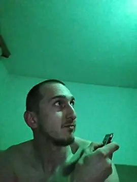 Snapshot of Mahmaze chatting on 04-01-26, 12:22 Mahmaze online show from 04-01-26, 12:22