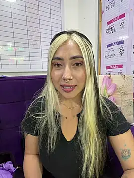 ManuelaVeeleez online show from 06-13-26, 03:59