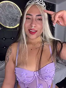 ManuelaVeeleez online show from 06-14-26, 06:04