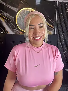ManuelaVeeleez online show from 06-17-26, 05:43