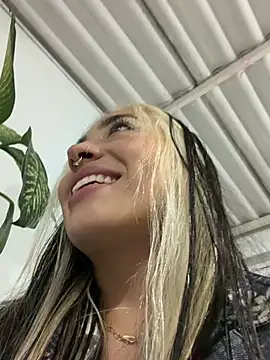 ManuelaVeeleez online show from 06-24-26, 01:59