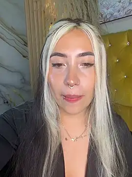 ManuelaVeeleez online show from 06-25-26, 06:29