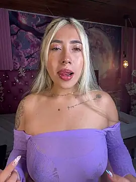 ManuelaVeeleez online show from 07-05-26, 03:23