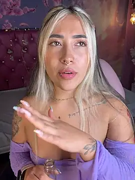 ManuelaVeeleez online show from 07-05-26, 04:19