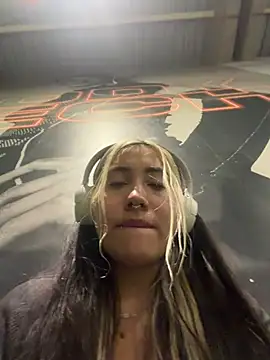 ManuelaVeeleez online show from 07-07-26, 02:47