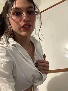 Snapshot of SweetCherry__ chatting on 03-05-26, 07:32 SweetCherry online show from 03-05-26, 07:32