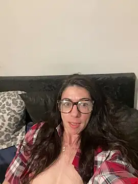 Snapshot of Nikkie925 chatting on 03-30-26, 02:45 Nikkie925 online show from 03-30-26, 02:45