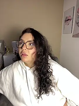 AlmaraRouge online show from 06-11-26, 02:53