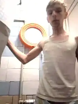 Snapshot of Loshka19 chatting on 03-05-26, 02:13 Loshka19 online show from 03-05-26, 02:13