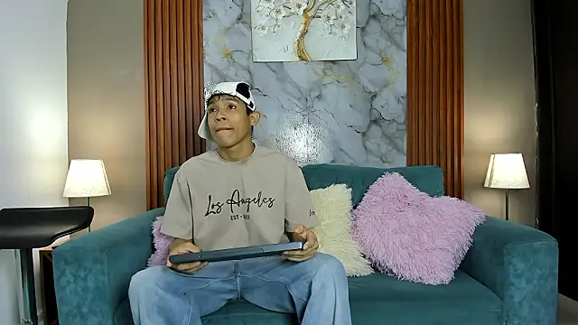 SKINNY BOYXXX online show from 03-07-26, 07:16