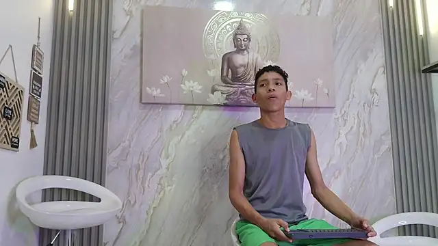 SKINNY BOYXXX online show from 04-29-26, 07:34