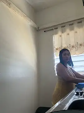 Snapshot of Holy_Desiree chatting on 03-27-26, 03:12 Holy Desiree online show from 03-27-26, 03:12