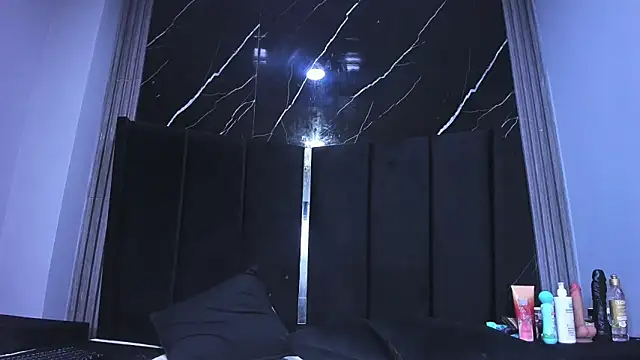 queenstarhy online show from 04-23-26, 02:35