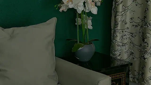 SkinnyNatty online show from 04-28-26, 03:55