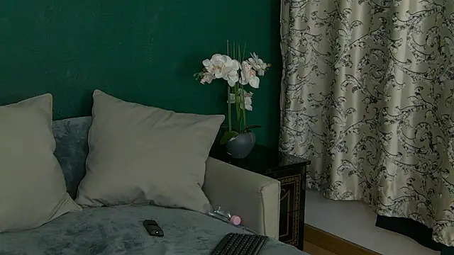 Snapshot of SkinnyNatty chatting on 05-01-26, 03:55 SkinnyNatty online show from 05-01-26, 03:55