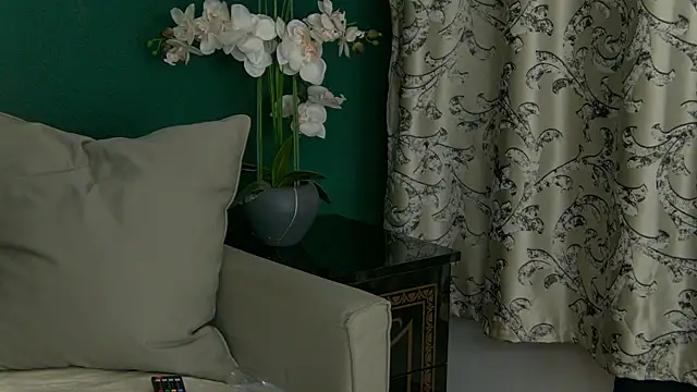 Snapshot of SkinnyNatty chatting on 05-02-26, 03:55 SkinnyNatty online show from 05-02-26, 03:55