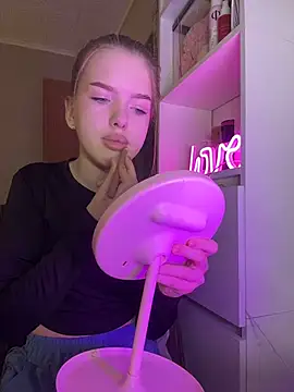 Snapshot of KayShaw chatting on 03-07-26, 02:52 KayShaw online show from 03-07-26, 02:52