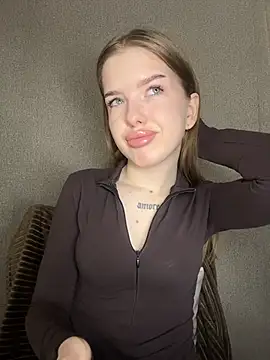 Snapshot of KayShaw chatting on 03-12-26, 03:56 KayShaw online show from 03-12-26, 03:56