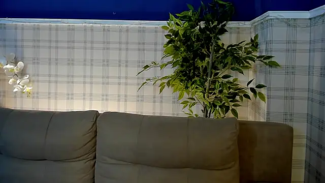 Edna Martin online show from 04-25-26, 01:08