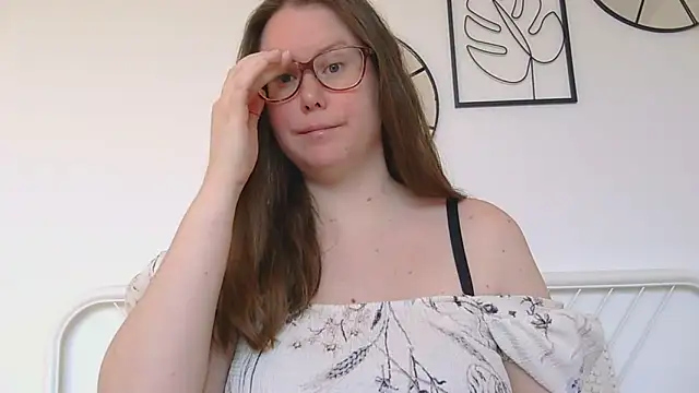 CelineThompson online show from 03-06-26, 12:34