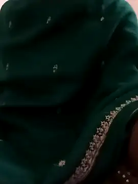 Snapshot of niyashree100 chatting on 03-05-26, 12:56 niyashree100 online show from 03-05-26, 12:56