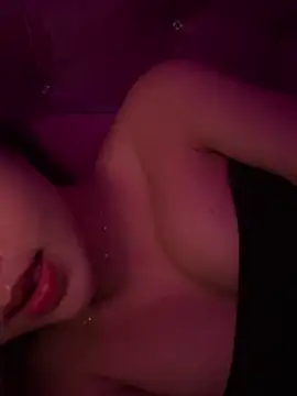 hot-cumplay online show from 05-04-26, 04:30