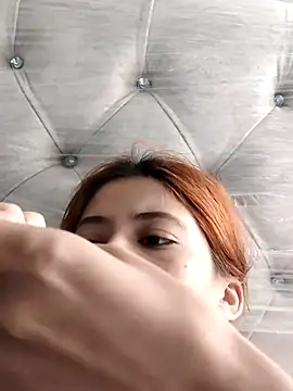 Snapshot of Sasha_Red_ chatting on 03-31-26, 03:34 Sasha Red online show from 03-31-26, 03:34